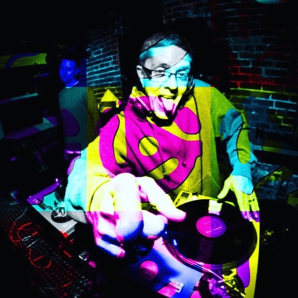 Meet your Posher, Todd - Picture 5 of 8